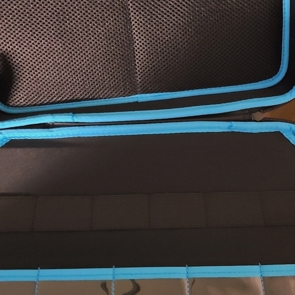 CAMERA Carrying Case - Picture 5 of 10